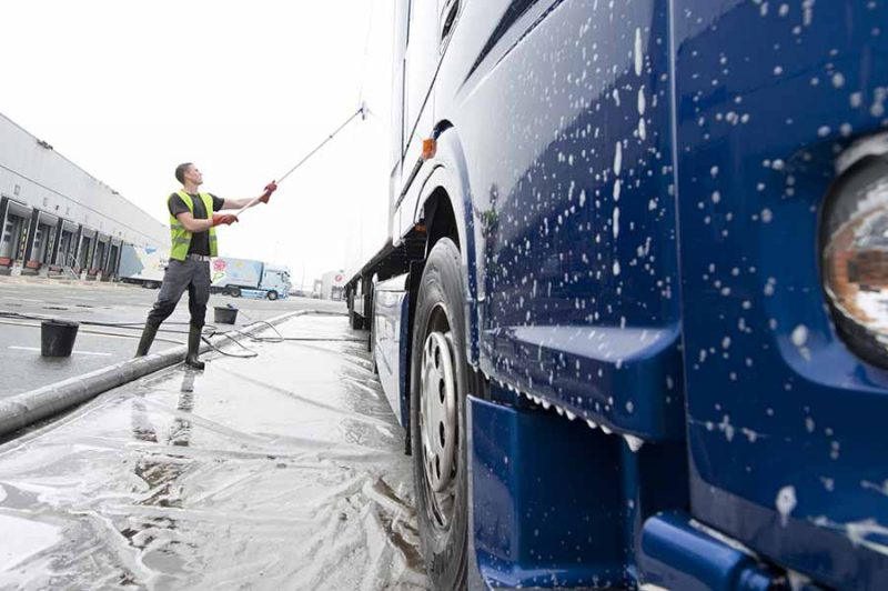 Truck cleaning service - Cleanplaza